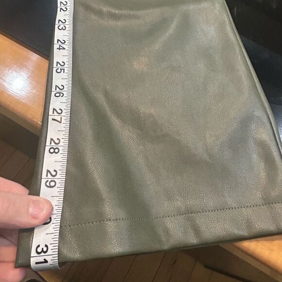 Avec Les Filles Vegan Leather Kick Flare Pants olive green size 6 - Picture 12 of 14